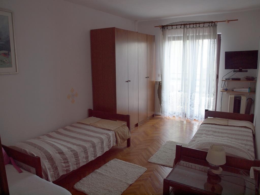 Apartments Zufic Stinjan Exterior photo